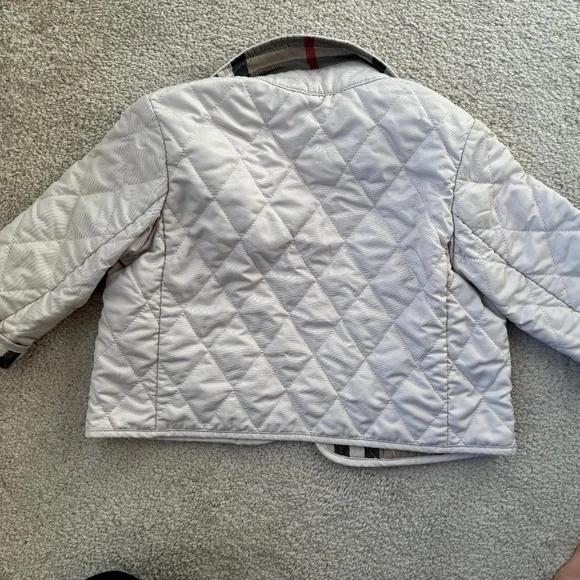 Girls Burberry Quilted Jacket Pink Size 2Y - Picture 3 of 7